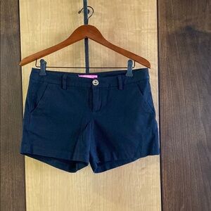 Lilly Pulitzer. Black. 5 inch inseam. Size 2